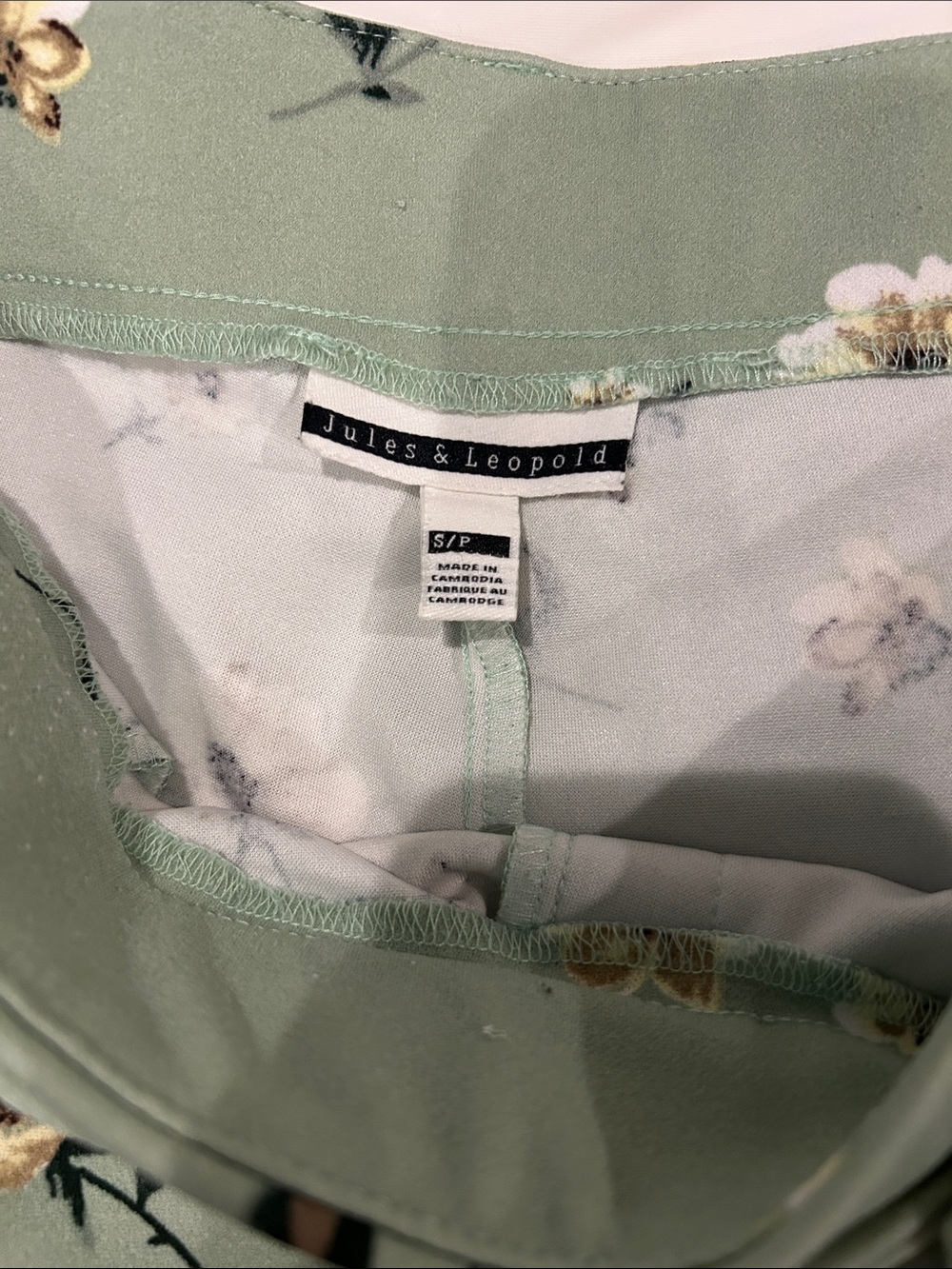 Jules & Leopold Sage Floral Tie-Waist Casual Pants - Picture 2 of 3